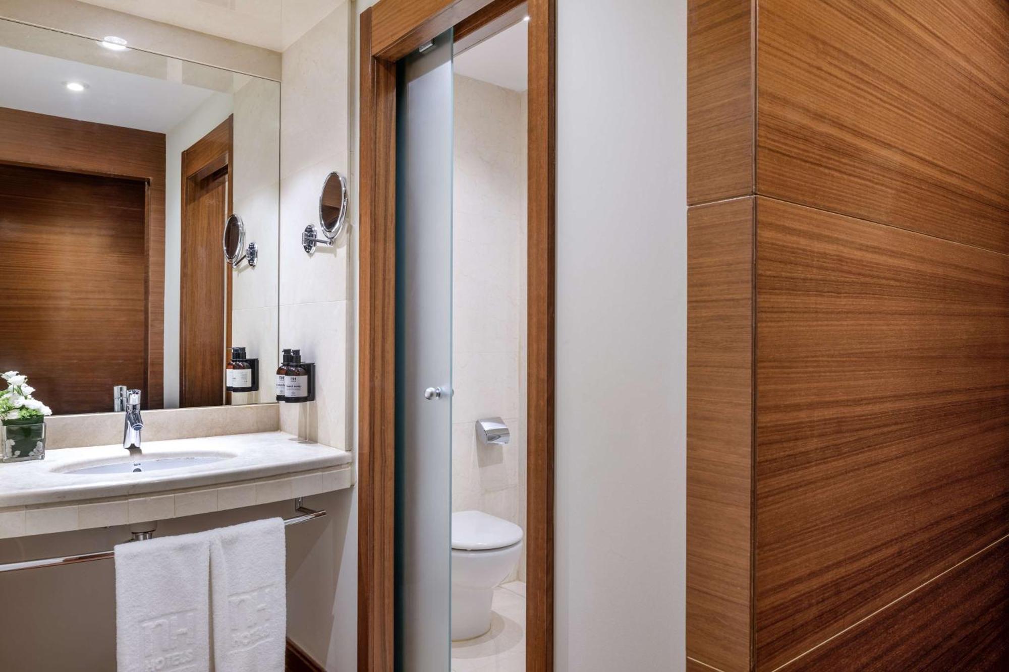 Nh Collection Marbella Hotel Bagian luar foto