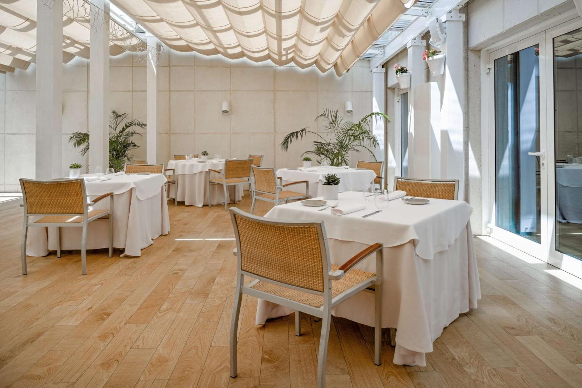 Nh Collection Marbella Hotel Bagian luar foto